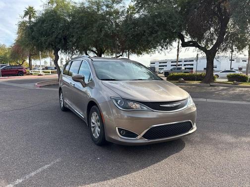 2018 Chrysler Pacifica Touring-L