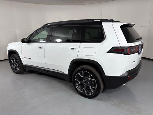 2026 Jeep Cherokee Overland