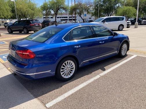2016 Volkswagen Passat 1.8T SE w/Technology