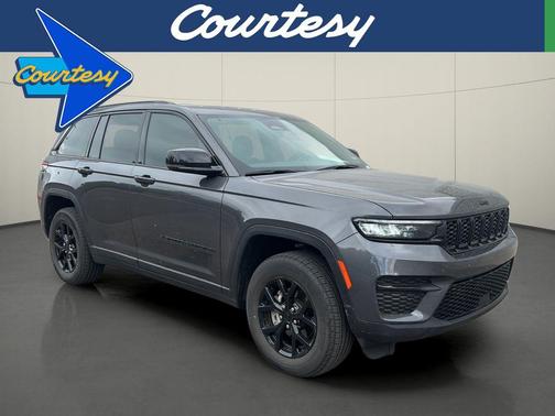 Baltic Gray Metallic Clearcoat 2025 Jeep Grand Cherokee Altitude