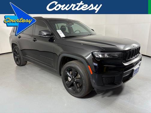 Diamond Black Crystal Pearlcoat 2023 Jeep Grand Cherokee L Altitude