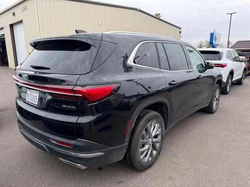 2025 Buick Enclave Preferred FWD