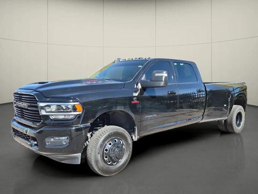 2023 RAM 3500 Laramie Crew Cab 4x4 8' Box