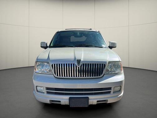 2005 Lincoln Navigator Luxury