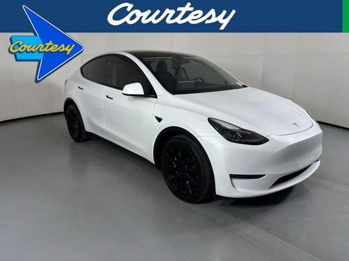 Pearl White Multi-Coat 2024 Tesla Model Y Long Range Dual Motor All-Wheel Drive