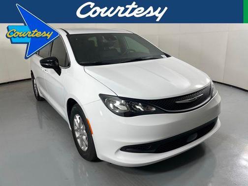 2025 Chrysler Voyager LX