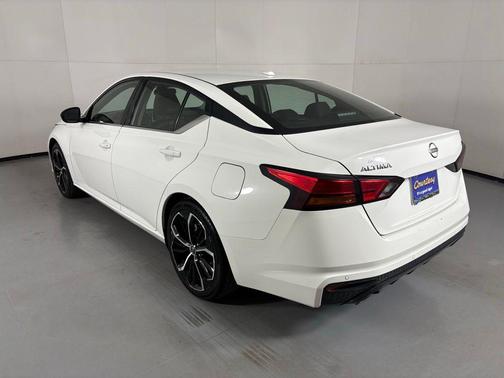 2023 Nissan Altima SR FWD