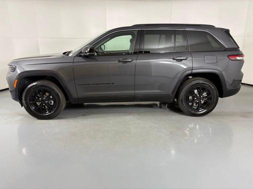 2026 Jeep Grand Cherokee Altitude