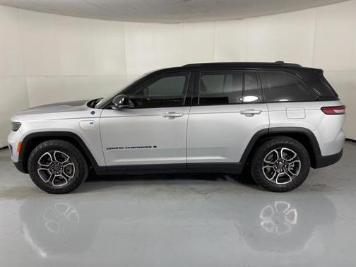 2022 Jeep Grand Cherokee 4xe Trailhawk