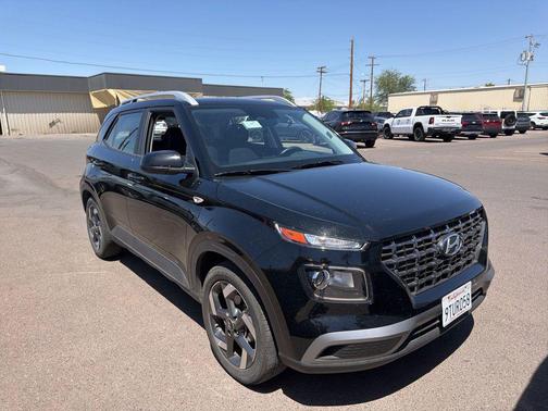 Onyx Black 2025 Hyundai VENUE SEL