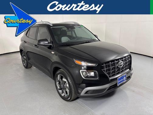 Onyx Black 2025 Hyundai VENUE SEL