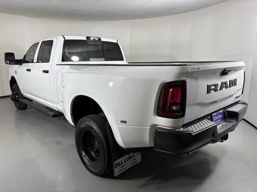 2026 RAM 3500 Tradesman Crew Cab 4x4 8' Box