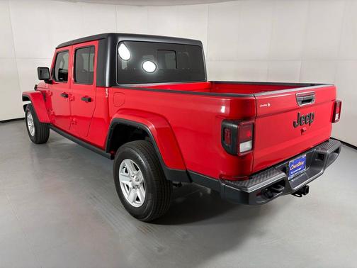 2023 Jeep Gladiator Sport S