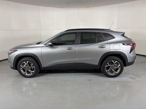 Sterling Gray Metallic 2024 Chevrolet Trax LT