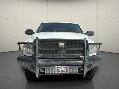 Bright White Clearcoat 2018 RAM 3500 Tradesman Crew Cab 4x4 8' Box