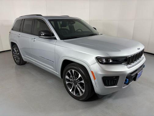2022 Jeep Grand Cherokee 4xe Overland