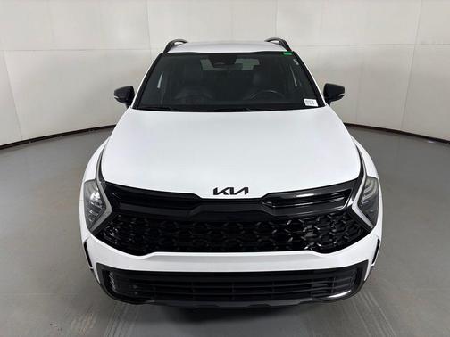 Glacial White Pearl 2025 Kia Sportage X-Line