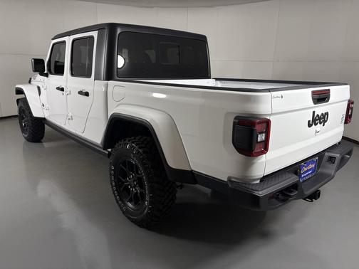 2026 Jeep Gladiator Willys 4x4
