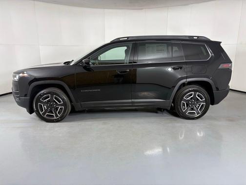 2026 Jeep Cherokee Laredo 4x4