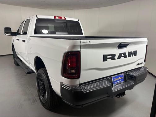 Bright White Clearcoat 2026 RAM 3500 Tradesman Crew Cab 4x4 6'4' Box