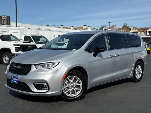 Silver Mist Clearcoat 2024 Chrysler Pacifica Touring L