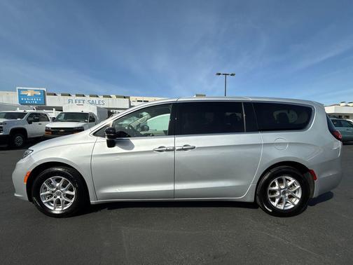 Silver Mist Clearcoat 2024 Chrysler Pacifica Touring L