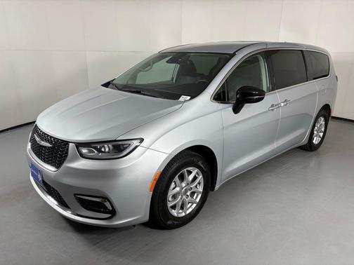 Silver Mist Clearcoat 2024 Chrysler Pacifica Touring L