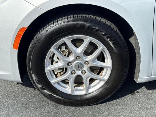 Silver Mist Clearcoat 2024 Chrysler Pacifica Touring L