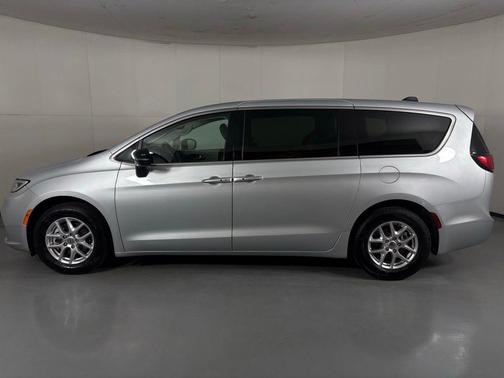 Silver Mist Clearcoat 2024 Chrysler Pacifica Touring L