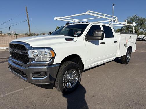 2024 RAM 3500 Tradesman Crew Cab 4x4 8' Box