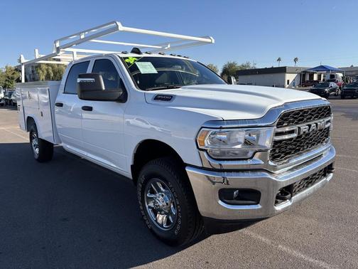 2024 RAM 3500 Tradesman Crew Cab 4x4 8' Box