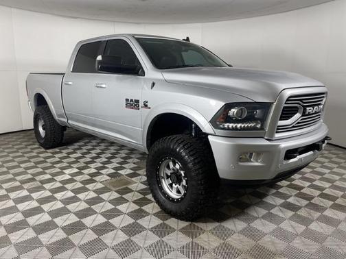 2018 RAM 2500 Laramie Crew Cab 4x4 6'4' Box
