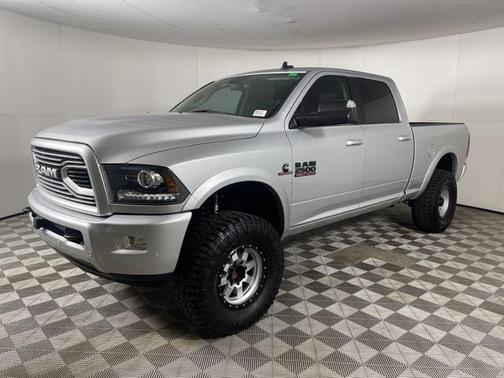2018 RAM 2500 Laramie Crew Cab 4x4 6'4' Box