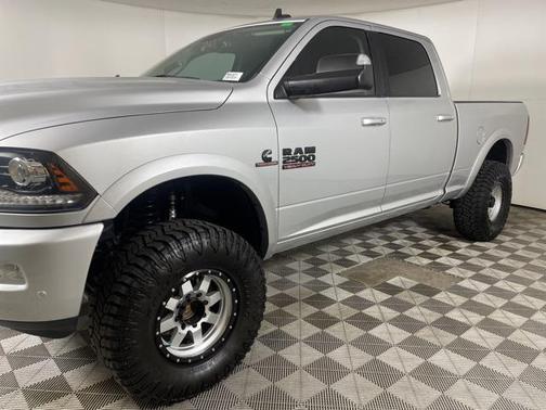2018 RAM 2500 Laramie Crew Cab 4x4 6'4' Box