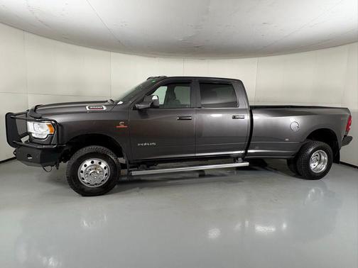 2020 RAM 3500 Big Horn Crew Cab 4x4 8' Box