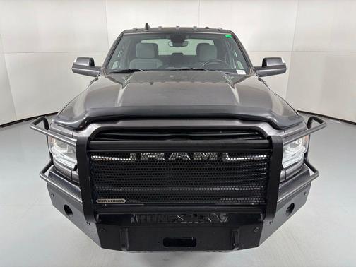 2020 RAM 3500 Big Horn Crew Cab 4x4 8' Box
