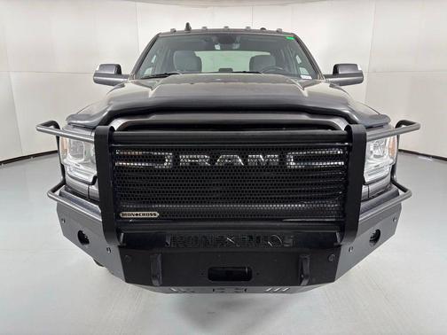 2020 RAM 3500 Big Horn Crew Cab 4x4 8' Box