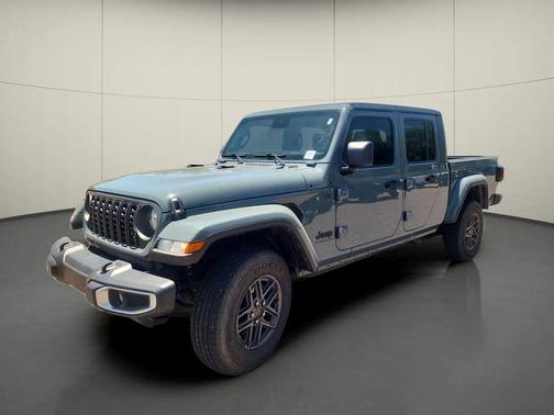 Anvil Clear Coat 2024 Jeep Gladiator Sport S