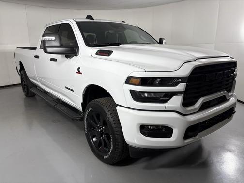 2026 RAM 3500 Big Horn Crew Cab 4x4 8' Box