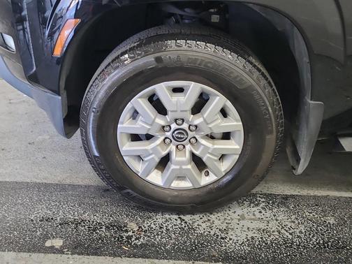 2023 Nissan Frontier SV