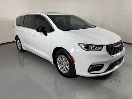 2026 Chrysler Pacifica L