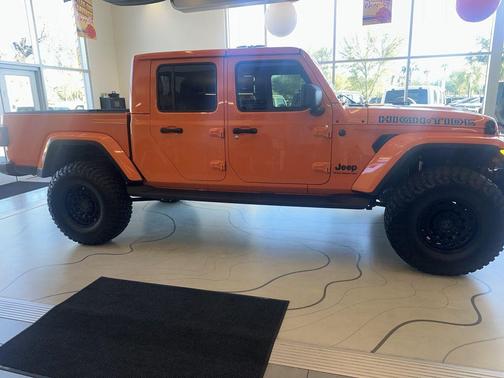 2025 Jeep Gladiator High Tide