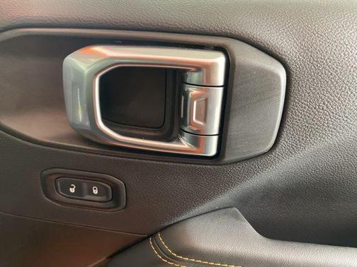 2025 Jeep Gladiator High Tide