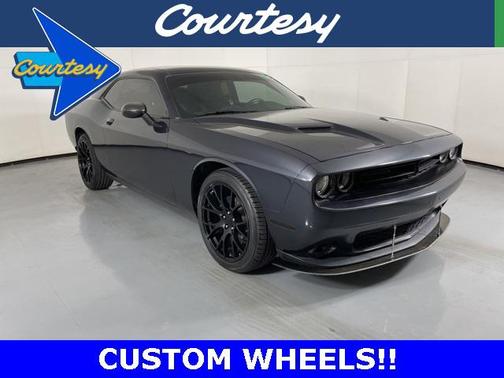 2017 Dodge Challenger SXT