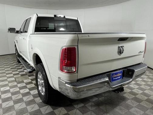 2018 RAM 2500 Laramie Crew Cab 4x4 6'4' Box