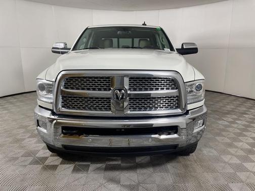 2018 RAM 2500 Laramie Crew Cab 4x4 6'4' Box