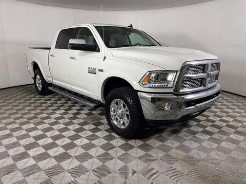 2018 RAM 2500 Laramie Crew Cab 4x4 6'4' Box