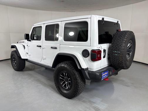 Bright White Clearcoat 2024 Jeep Wrangler Rubicon
