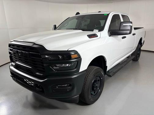 2026 RAM 2500 Tradesman Crew Cab 4x4 6'4' Box