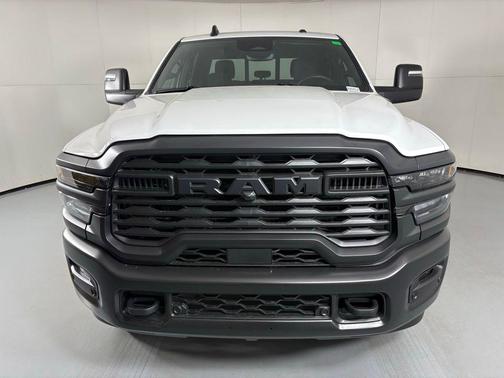 Bright White Clearcoat 2026 RAM 2500 Tradesman Crew Cab 4x4 6'4' Box